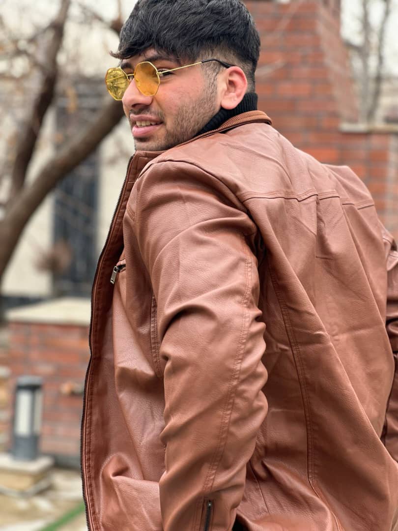 اشکان شریعتی