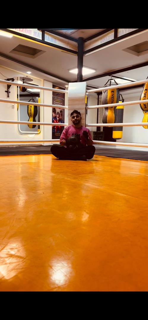 امید پاپی - نابغه بوکس غربی